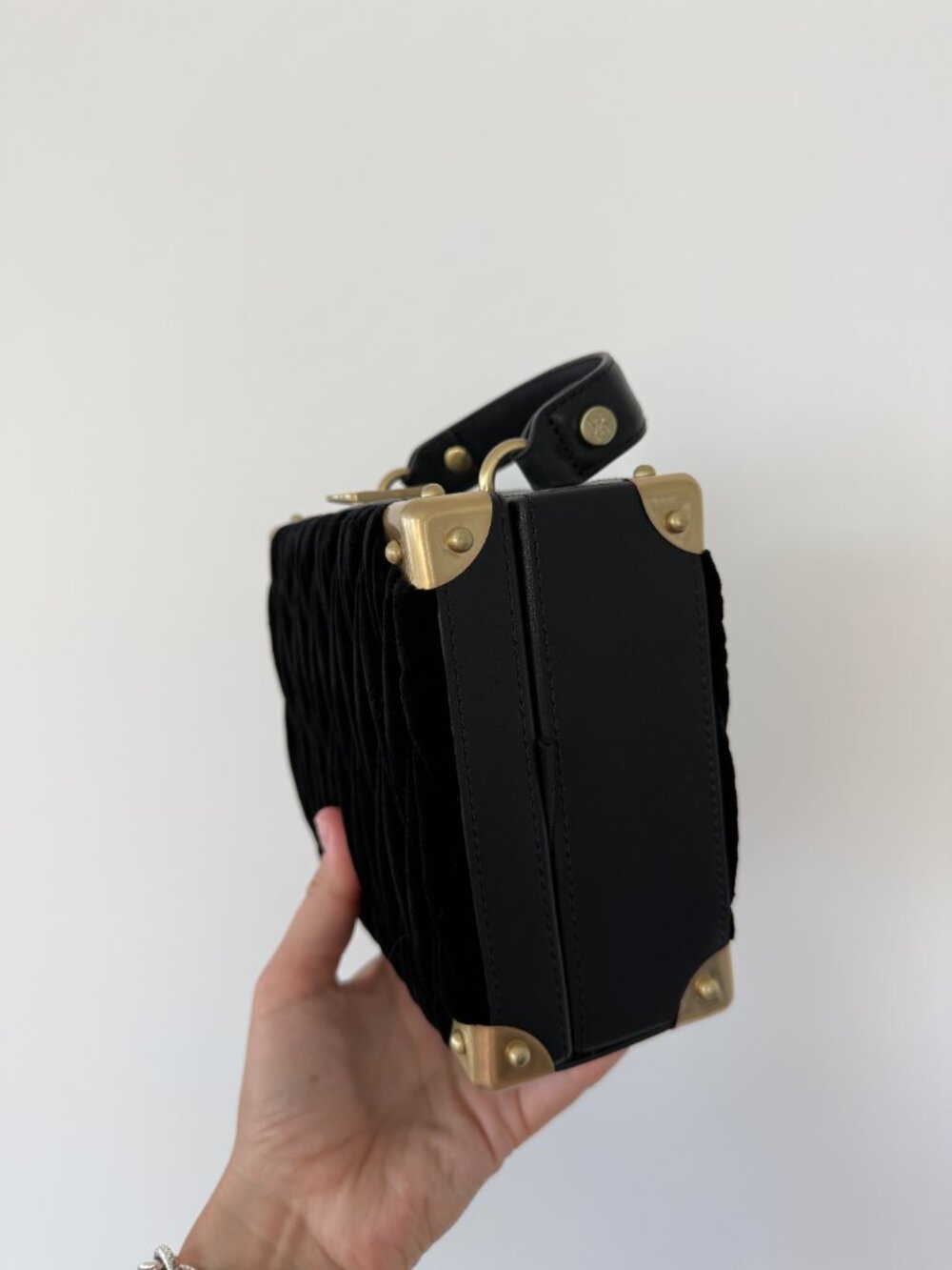 Sam Edelman Calla Hardcase Box Crossbody Black Velvet Bag - Picture 2 of 6